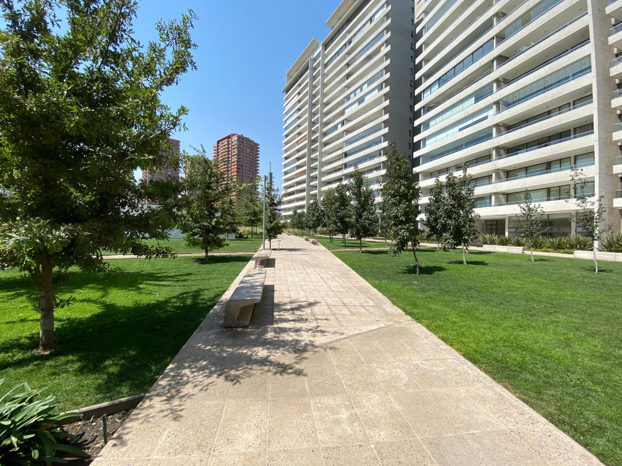Departamento Con Gran Vista A Pasos De Parque Arauco * Santiago